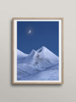 Ahkka and the moon